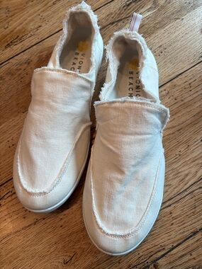 Vionic Beach Slip Ins. Size 11